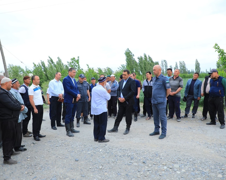 Фарғона ҳокими 50 йил олдин қурилган мактабга борди