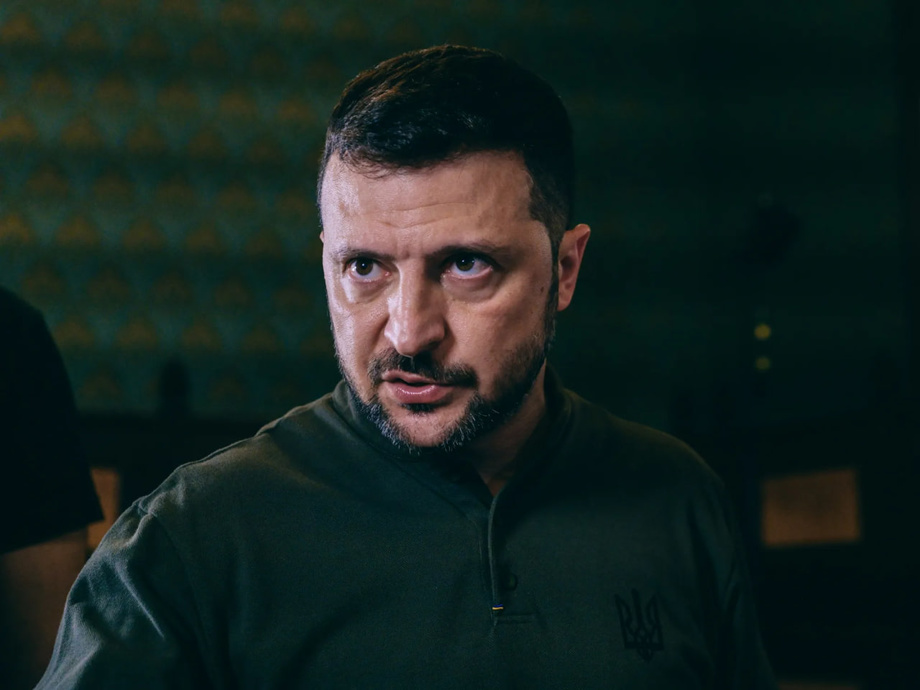 Зеленский Украинадаги урушнинг қачон тугашини тахмин қилди