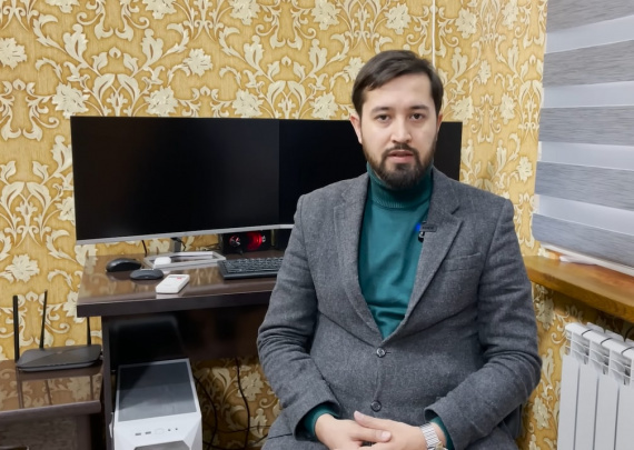 Блогер Абдуқодир Мўминов тергов вақтида қийнаб ўлдирилгани бўйича хабарлар изоҳланди