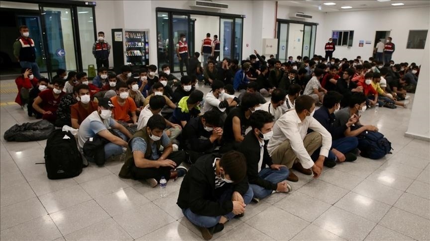 Турция депортировала 131 нелегального мигранта