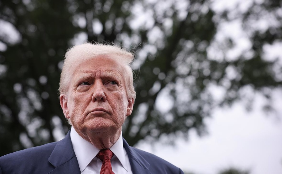 Трамп ҳарбийлар билан  Вашингтон кўчаларини шахсан текширади