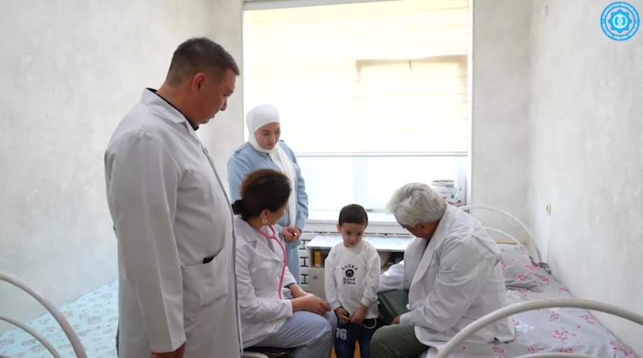 Узбекские врачи провели уникальную операцию и спасли жизнь 5-летнего ребенка