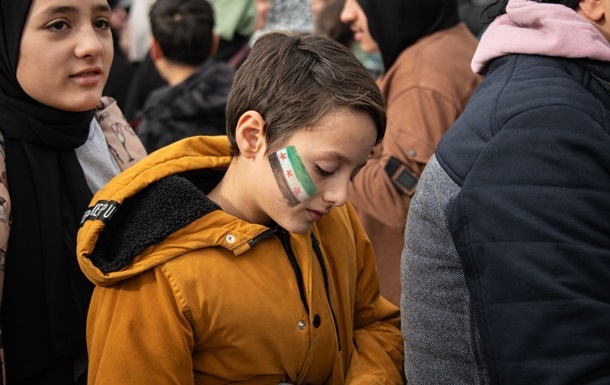Bashar Asad ag‘darilganidan buyon bir millionga yaqin qochqin Suriyaga qaytdi