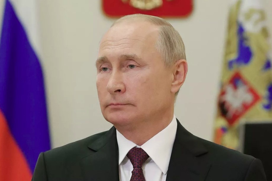 Путин коронавирусга қарши эмлангач у ерга боришга ваъда берди