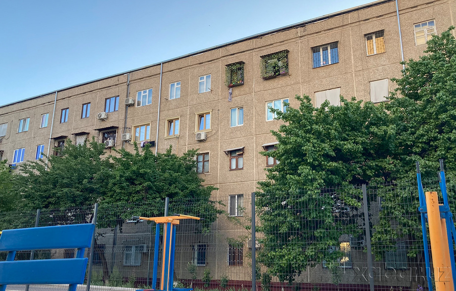 Жителям многоэтажек разрешат поливать деревья вокруг домов в любое время суток