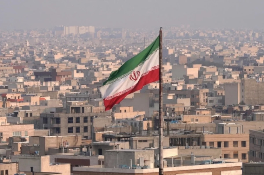 АҚШ фуқароларига Эронни тарк этиш тавсия этилди