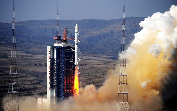 Китай вывел на орбиту экспериментальный спутник