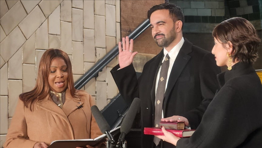 Нью-Йорк тарихида илк бор мэр Қуръон билан қасамёд қилди