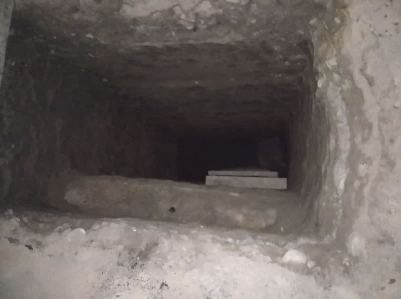 В Самарканде хозяин дома упал в 4-метровую яму, которую сам же выкопал
