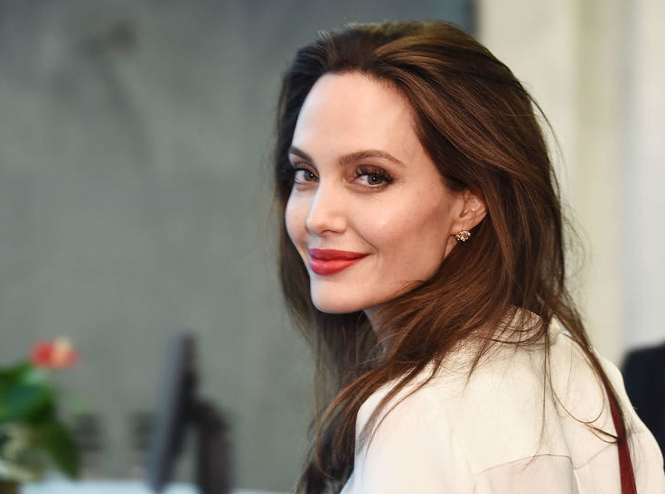 Eva Anjelina va uning dostidan ajoyib xoroz ishi sahnasi Eva Anjelina va uning dostidan ajoyib xoroz ishi sahnasi