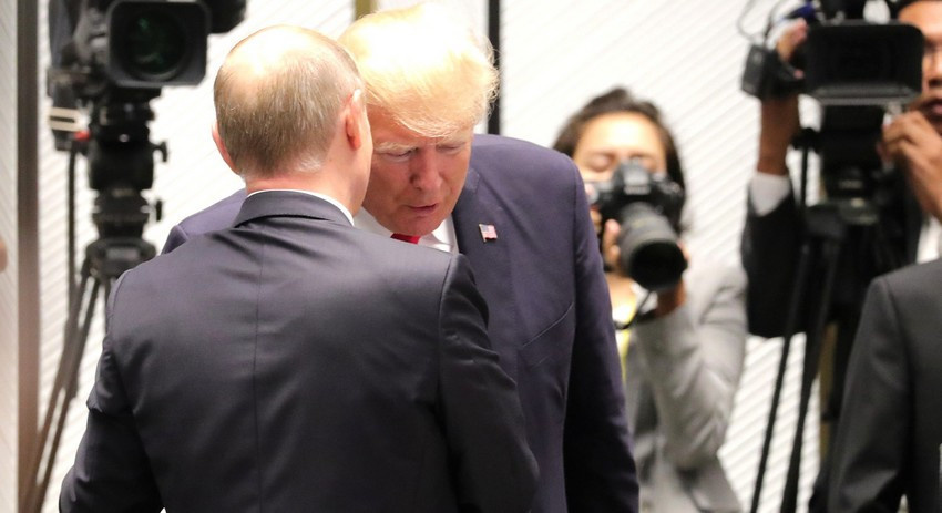 Трампу мешают встретиться с Путиным