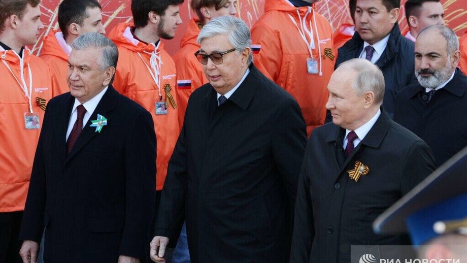 Шавкат Мирзиёев посетит парад Победы в Москве