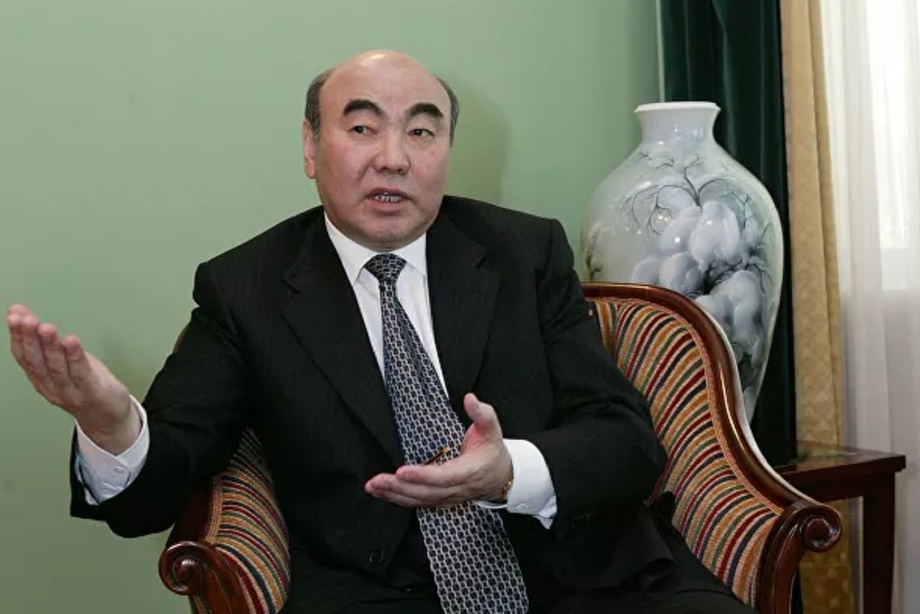 Экс-президенту Кыргызстана Акаеву предъявили новое обвинение