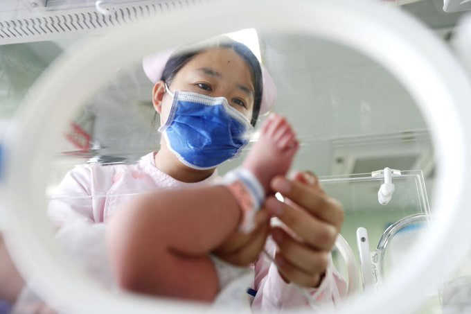 Хитойда туғилишни кўпайтириш учун контрацептив воситаларга солиқ солинди