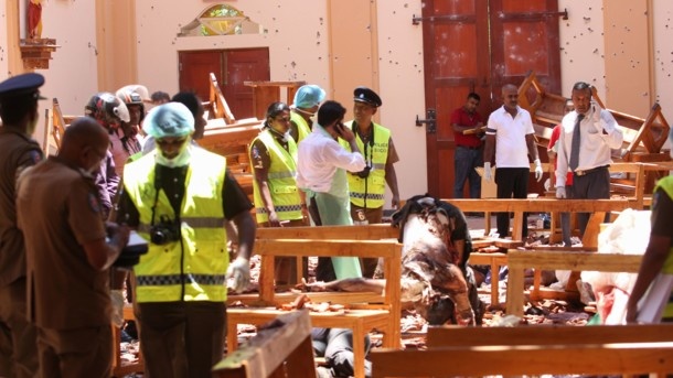 Число погибших при взрывах на Шри-Ланке достигло 300