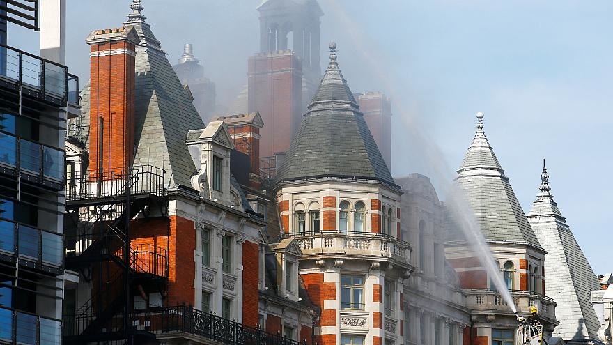 В Лондоне начался крупный пожар