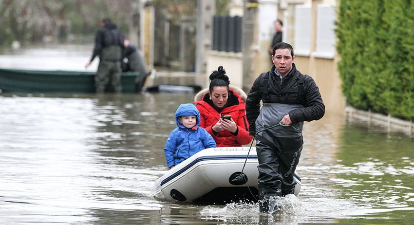 Во Франции сообщили об угрозе наводнения