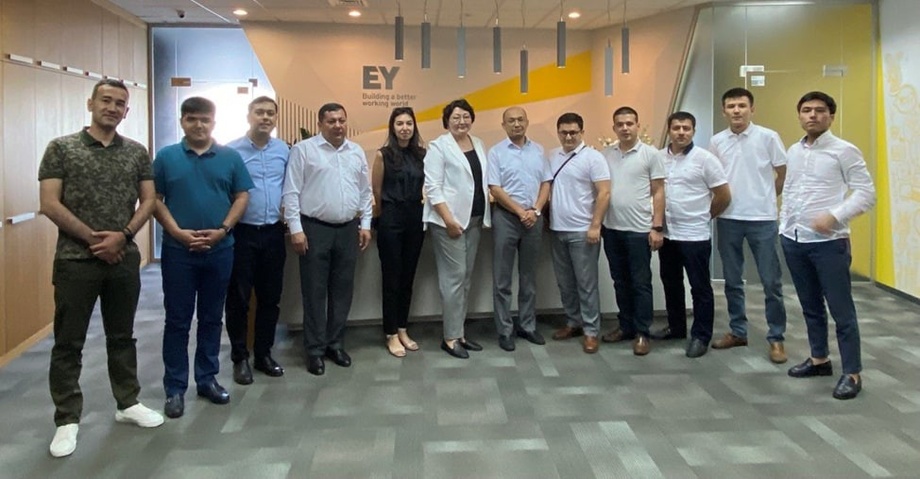«Узбекнефтегаз»: Группа специалистов повысила квалификацию в Академии бизнеса компании «Ernst & Young»