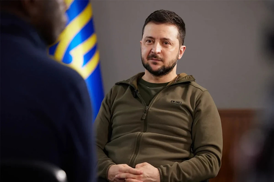 АҚШ Киевга Донбассдан воз кечиши бўйича босим қиляпти – Зеленский