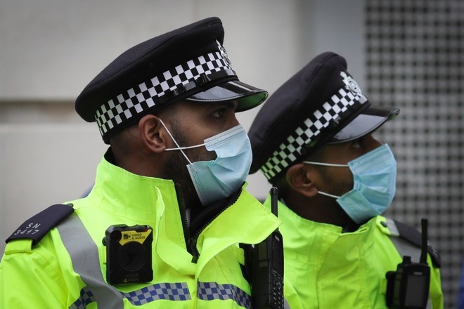 Британскую медсестру обвинили в убийстве восьми младенцев