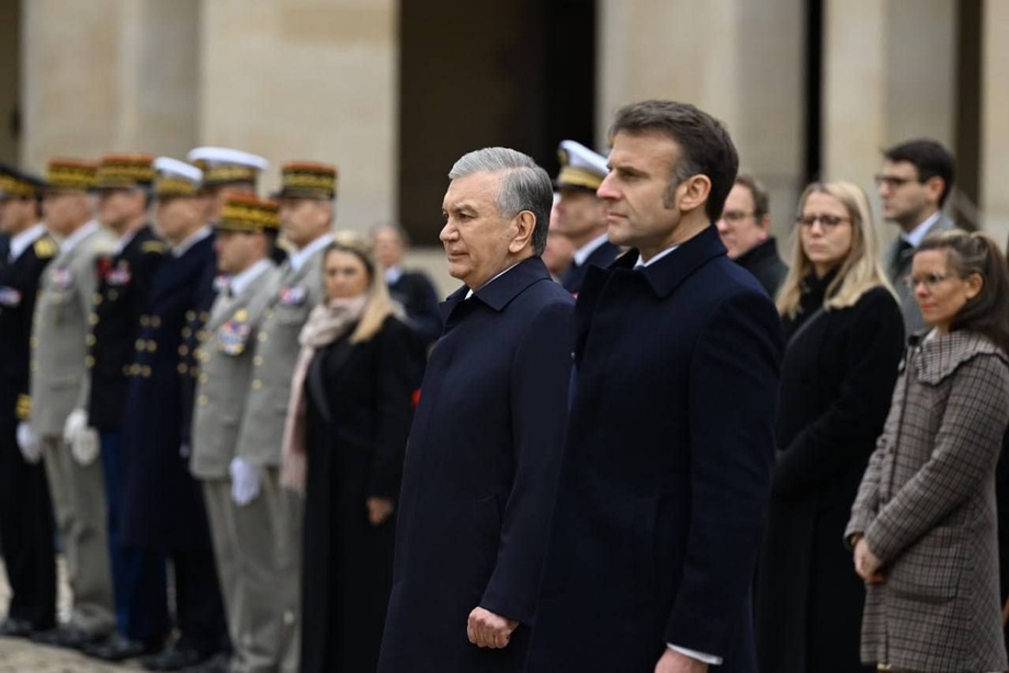 Shavkat Mirziyoyev Parijda rasmiy kutib olindi (foto)