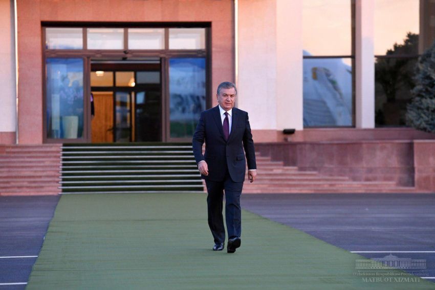 Шавкат Мирзиёев отбыл в Туркменистан