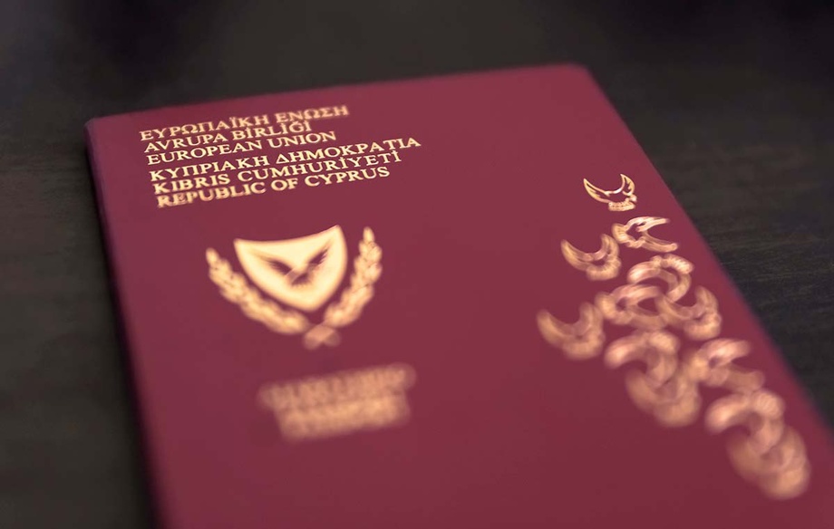 Кипр 21 шахсни «олтин паспорт»дан маҳрум қилмоқчи