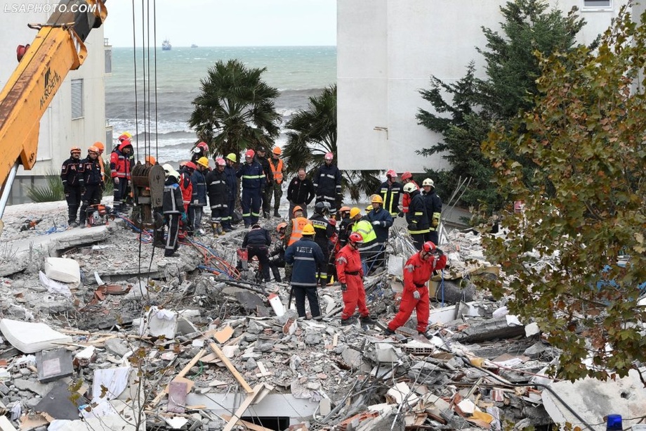 Albaniyada zilzila qurbonlari soni 48 kishiga yetdi