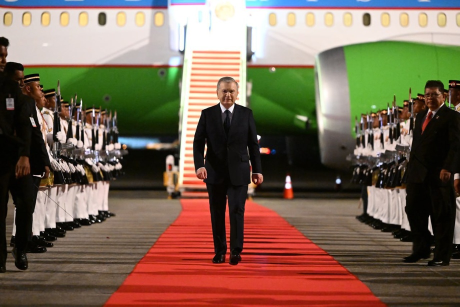 Shavkat Mirziyoyev Kuala-Lumpur xalqaro aeroportida kutib olindi