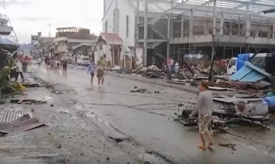 Более 300 человек погибло во время тайфуна на Филиппинах