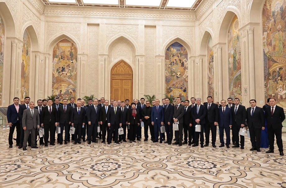 Ўзбекистоннинг хориждаги 60 га яқин элчилари ва консуллари Ислом цивилизацияси марказига ташриф буюришди