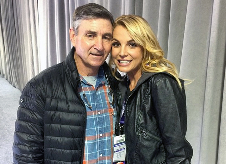 Бритни Спирс отаси билан судлашмоқда