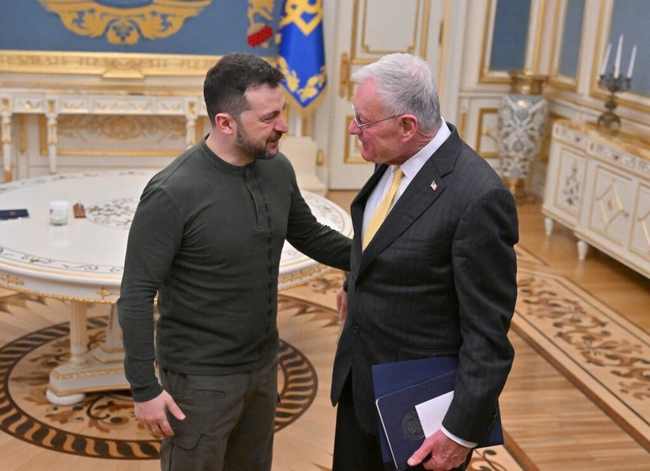 Украинанинг Трамп маъмуриятидаги дўсти ишдан кетмоқда