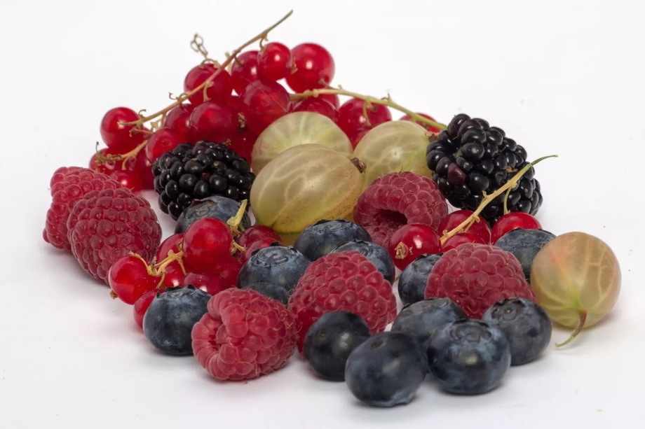 Какие сезонные ягоды нужно есть для профилактики рака
