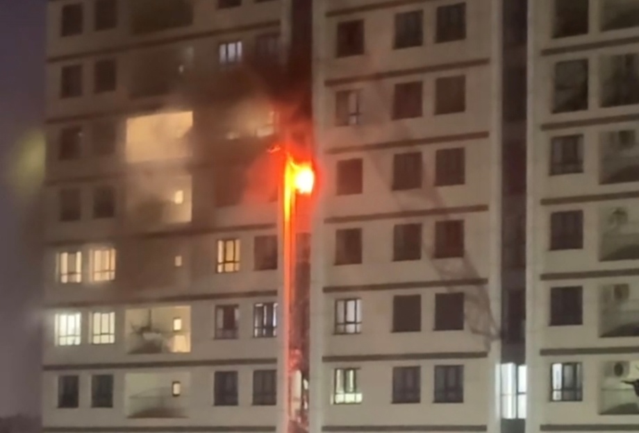 В Ташкенте произошел пожар в одной из квартир многоэтажного дома