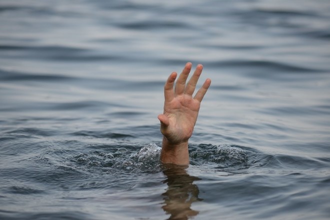 Двое подростков утонули в канале в Муйнаке