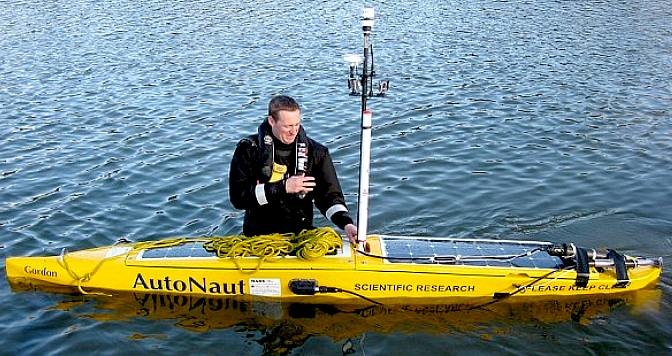 Navbat dron kemalarga. Ular okeanni monitoring qiladi