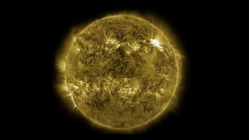 Мощные вспышки на Солнце вызвали магнитную бурю