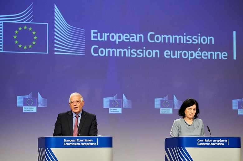 «Адолат тантана қилиши шарт» – Еврокомиссия журналистларга қарши жиноятлар жазосиз қолаётгани ҳақида