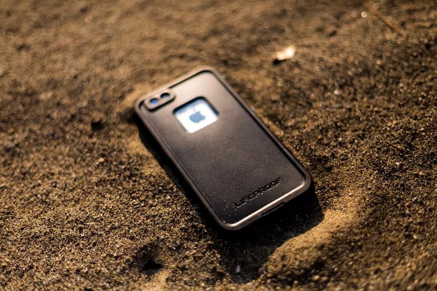 Как правильно использовать смартфон на пляже