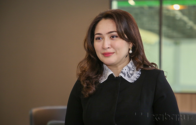 Вазир минг доллардан ошиқ маош олаётган ўқитувчилар сонини очиқлади