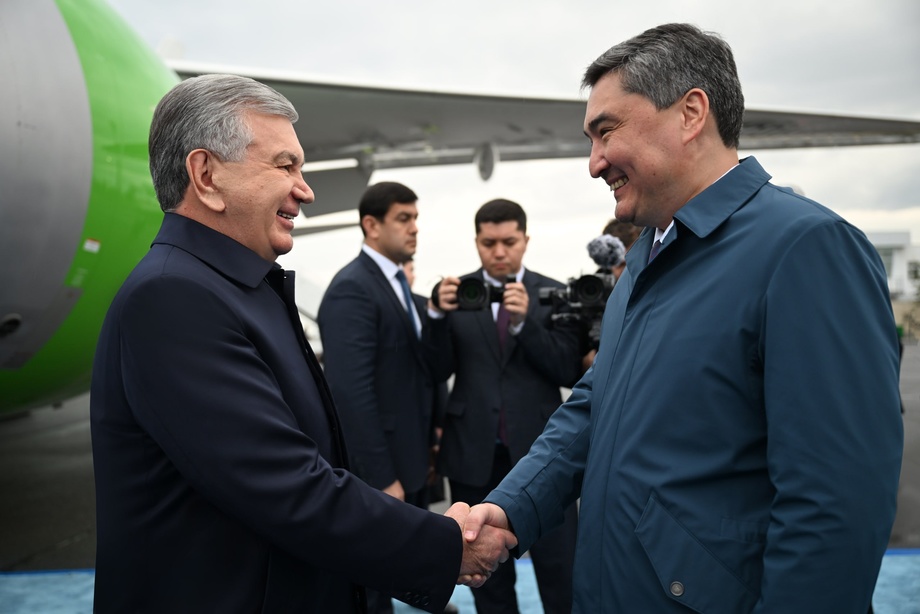 Шавкат Мирзиёев Остонага етиб борди