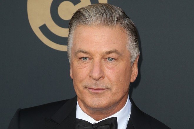 Приостановлены съёмки фильма с Болдуином, на которых погибла оператор