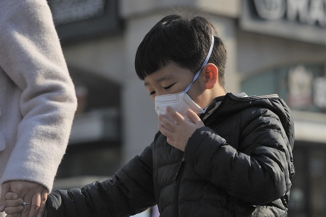 Неизвестной пневмонией заразились свыше 40 китайцев