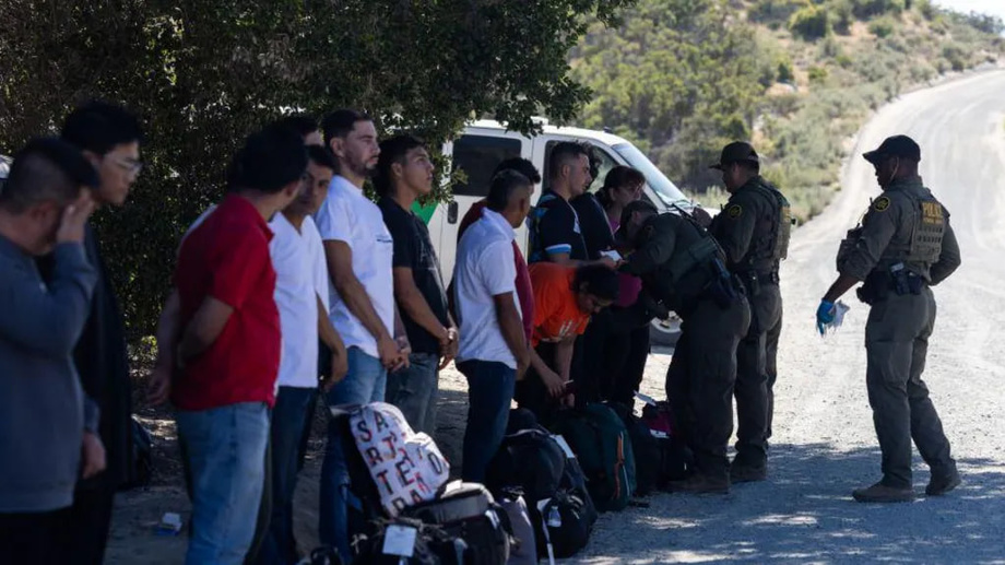 AQShda chegarani buzib kirganlarga boshpana berish taqiqlandi