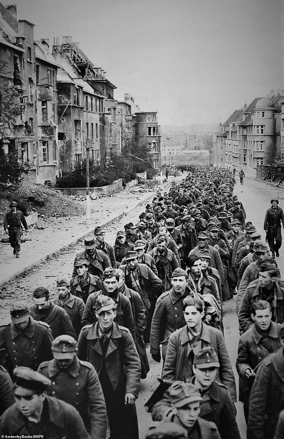 Ormonda qirgiz jinsiy aloqa 1000 evro uchun porno mofos