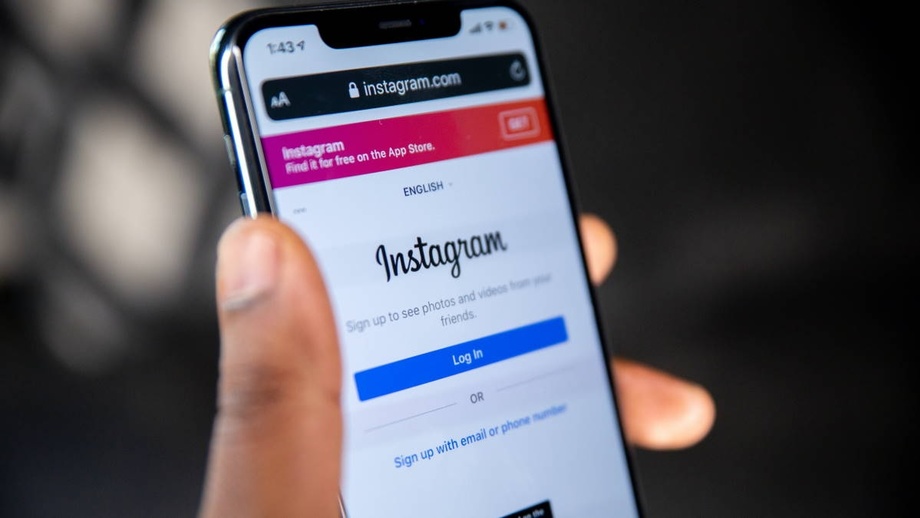 Instagram запретил взрослым пользователям писать подросткам