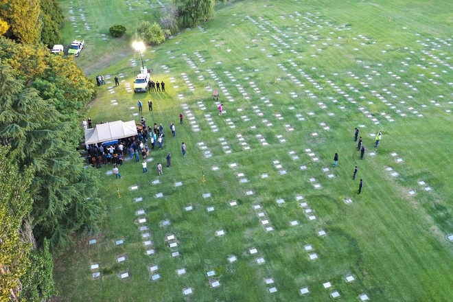 Марадону похоронили рядом с родителями