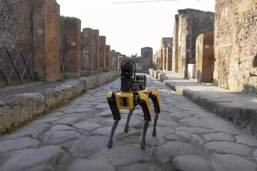 Роботов тестируют в охране древних руин (фото)