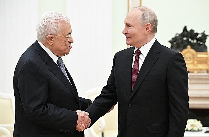 Путин Тинчлик кенгашига музлатилган активларидан 1 млрд доллар бермоқчи